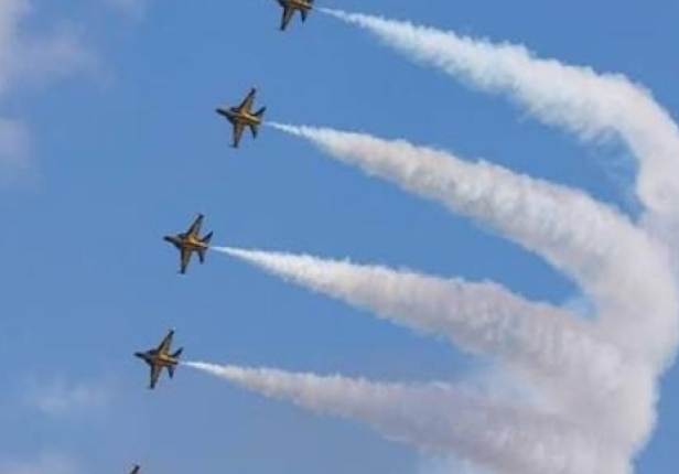 Rafale, Chinook Dazzle Spectators with Thrilling Aerial Manoeuvres Over Varanasi’s Ganga