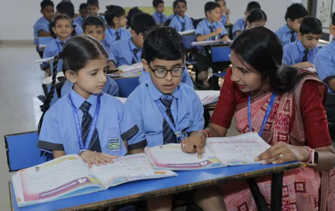 UP Begins Application Process for 17,735 Assistant Teacher Vacancies