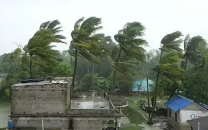 Cyclone Arnab Approaches Odisha Coast, Heavy Rainfall Hits Several Areas